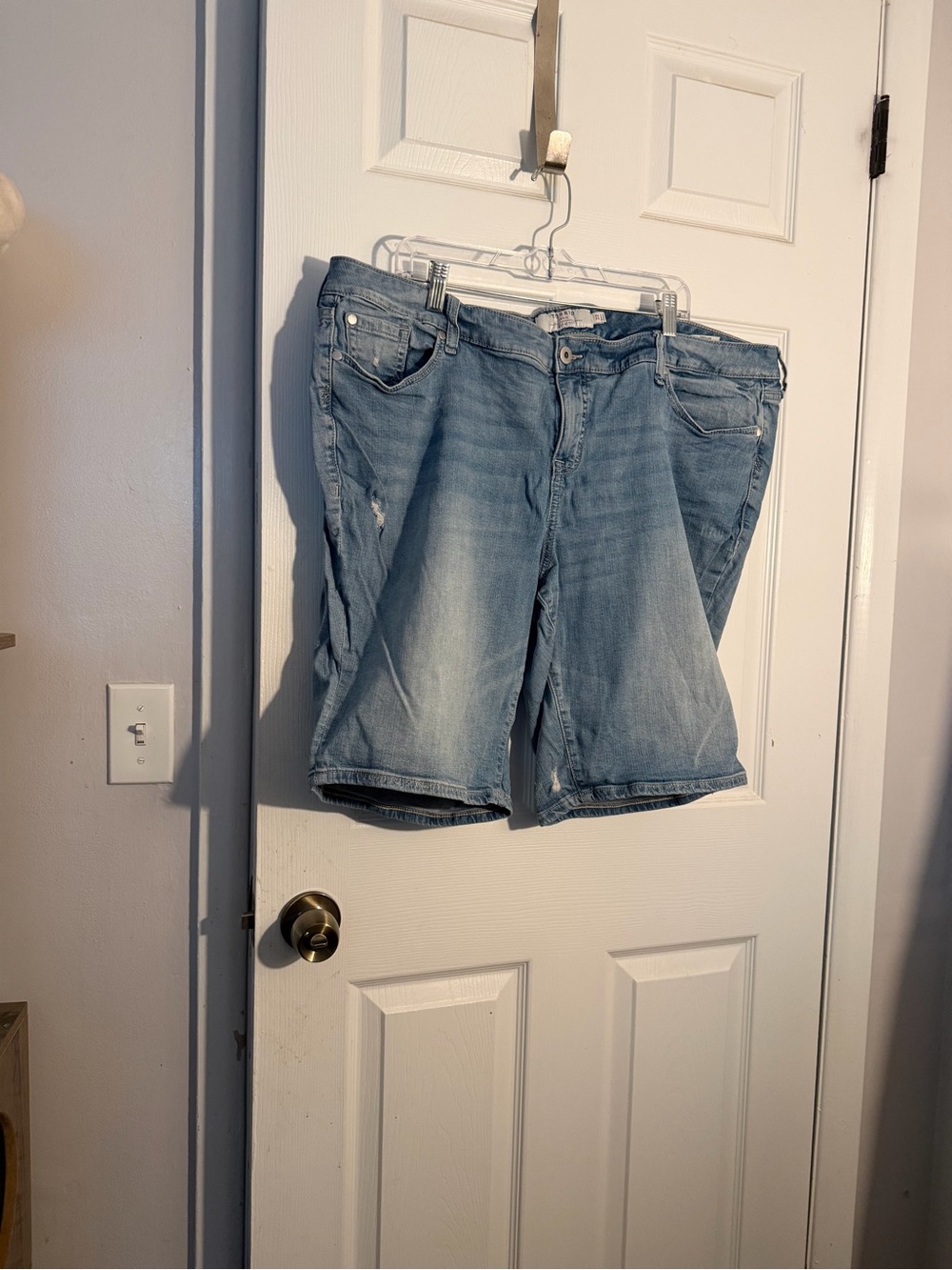 Women’s Torrid Light Blue Denim Shorts - Classic Casual Style distressed